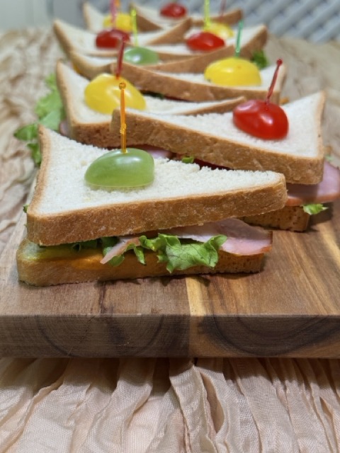 ბუტერბროდი ლორით